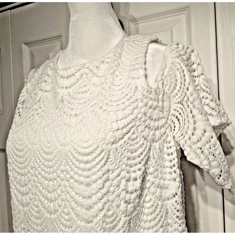 NEW Lilly Pulitzer Somerset Dress Sz: M Nylon Scalloped Lace Lined Cold Shoulder - Picture 4 of 16